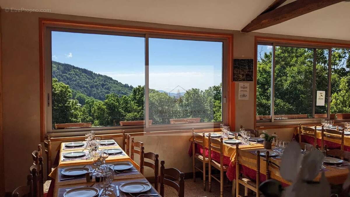 Maison à LE COLLET-DE-DEZE