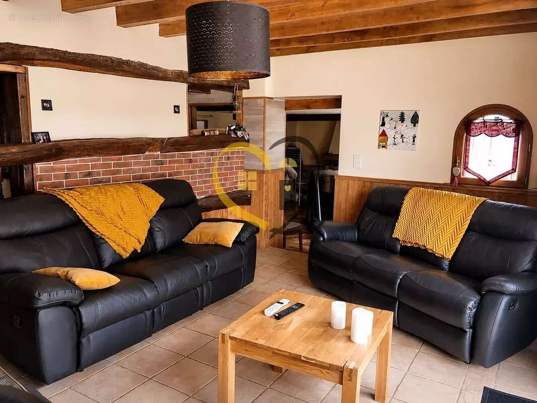 Maison à IVOY-LE-PRE