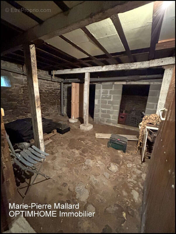 Maison à ROYERE-DE-VASSIVIERE