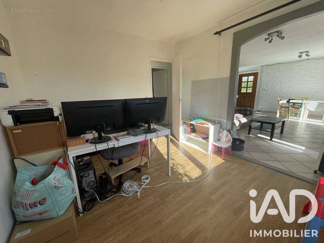 Photo 8