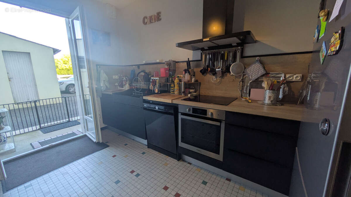 Rochefort Centre - Appartement T2 de 58 m² avec garage, cellier et possibilité de 2ème chambre - photo 5