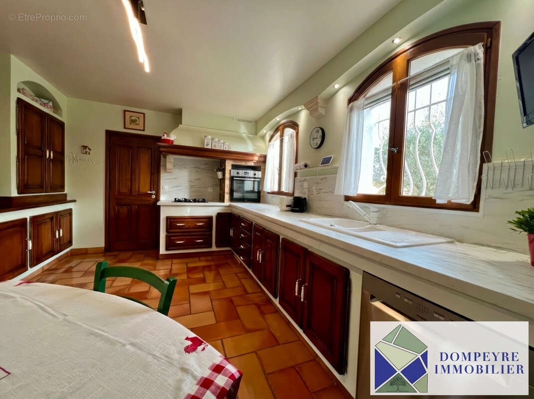 Nans-Les-Pins : immobilier de prestige : maison à vendre - photo 9
