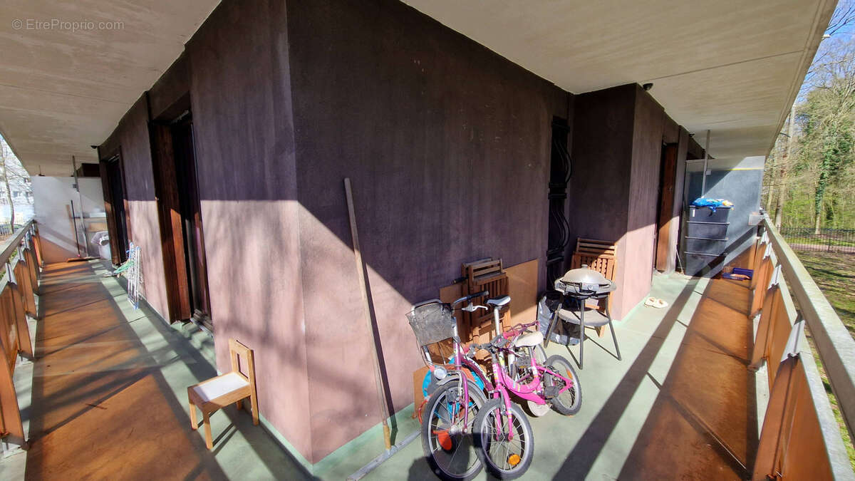 APPARTEMENT F3 avec grand balcon - photo 7
