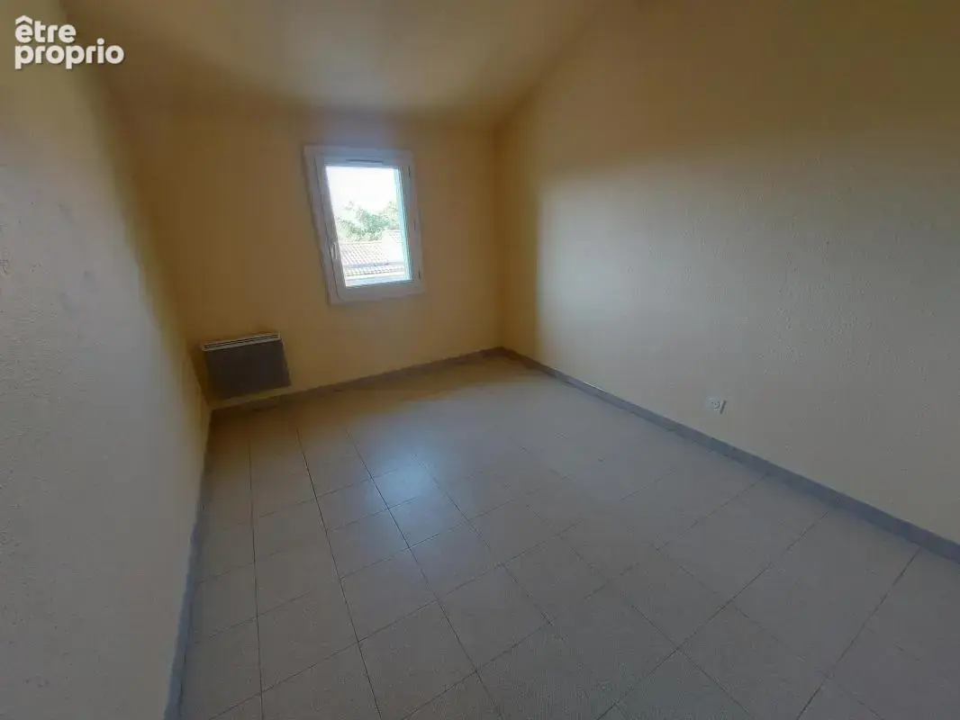 LE PONTET – Maison T6 en triplex avec terrasse et garage - photo 15