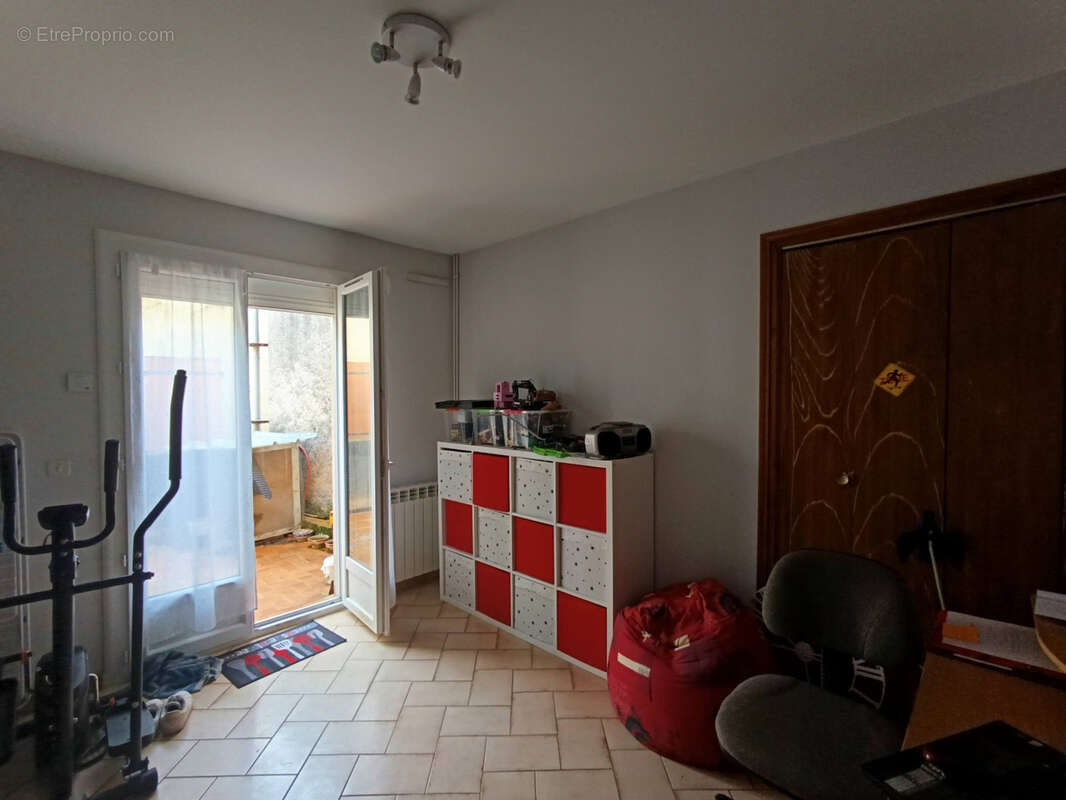 Maison de village 2 faces et surface de vente - photo 8