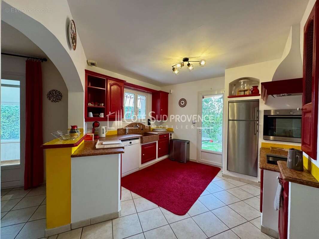 Maison à PERNES-LES-FONTAINES