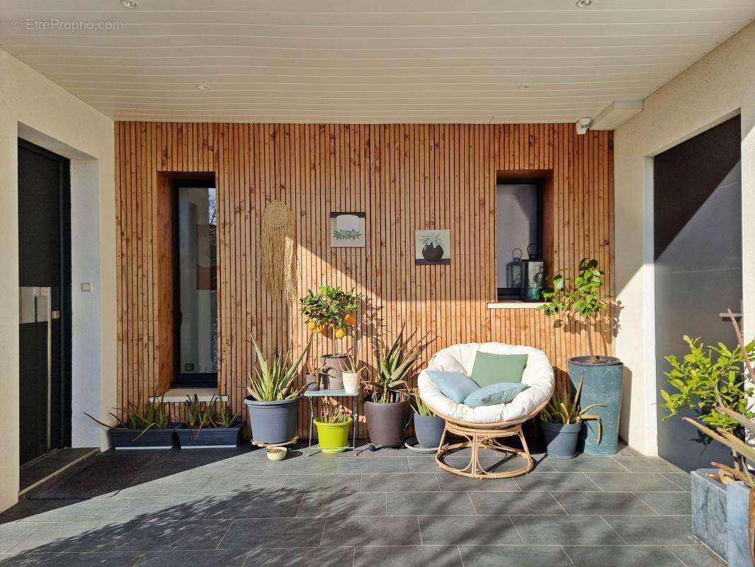 Maison à SAINT-HILAIRE-DE-BRETHMAS