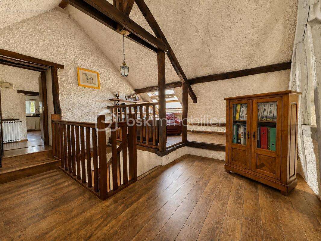 Maison 234 m² à Egreville  - photo 9