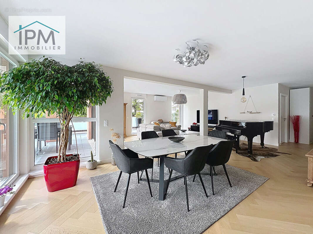 OBERNAI - Appartement 4 pièces récent avec terrasses, garage et belles prestations - photo 2