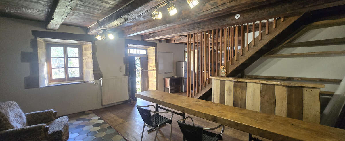 Maison à SAINT-BONNET-ELVERT