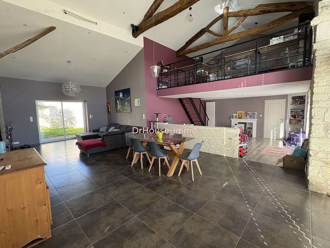 Maison à LE ROCHEREAU