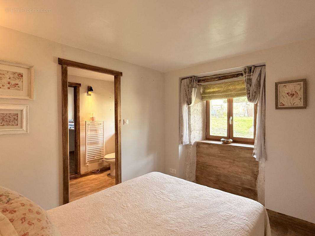 Maison à AUBETERRE-SUR-DRONNE