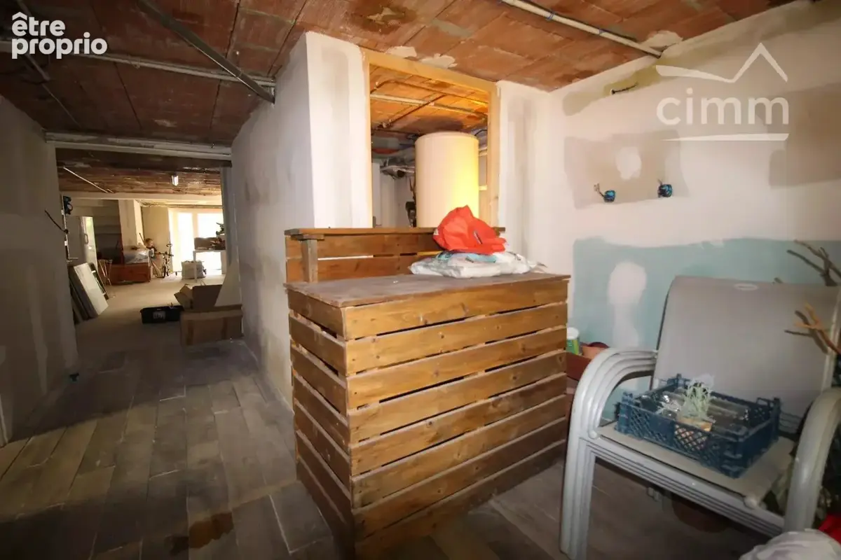 A vendre une maison entièrement rénovée avec jardin et garage - photo 22