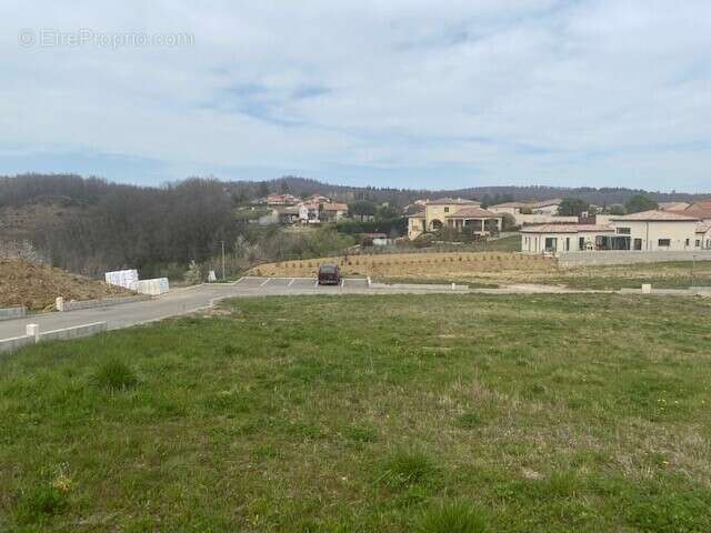 Terrain à SAINT-DONAT-SUR-L&#039;HERBASSE