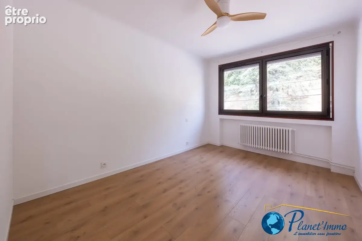 Saint-Etienne Vivaraise Appartement Type 3 de 85 m2 au dernier étage avec terrasse et garage. - photo 6