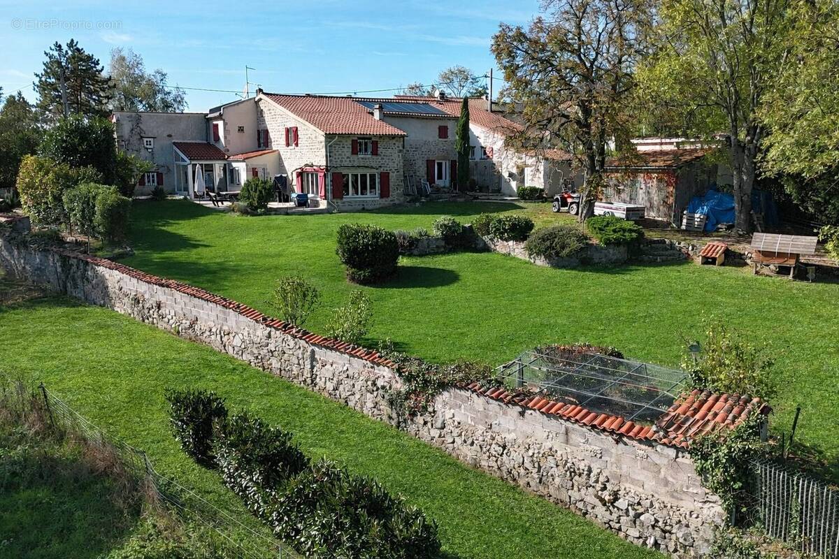 Maison à ESTANDEUIL