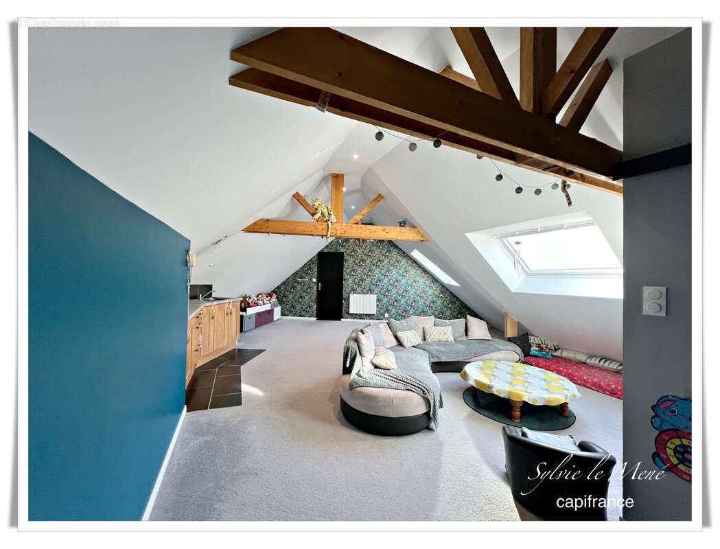 À vendre au Sourn, à proximité immédiate de Pontivy : découvrez cette spacieuse maison familiale de plus de 200 m² habitables - photo 22