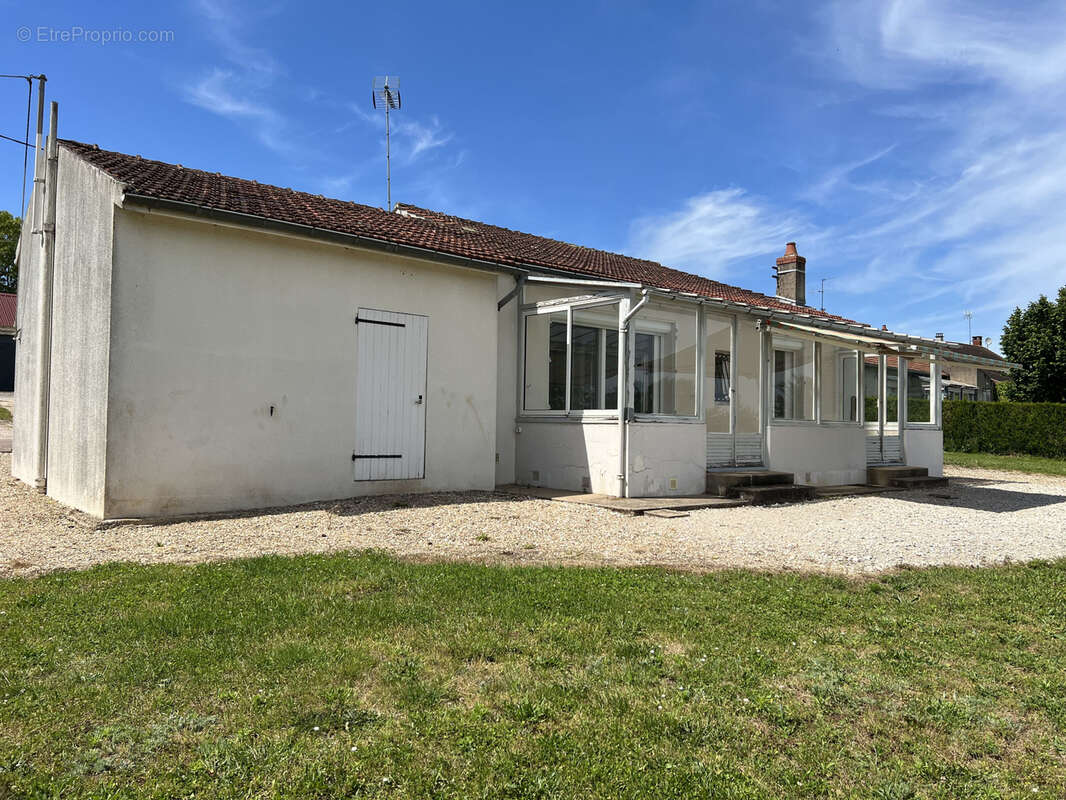 Maison à BRAGNY-SUR-SAONE