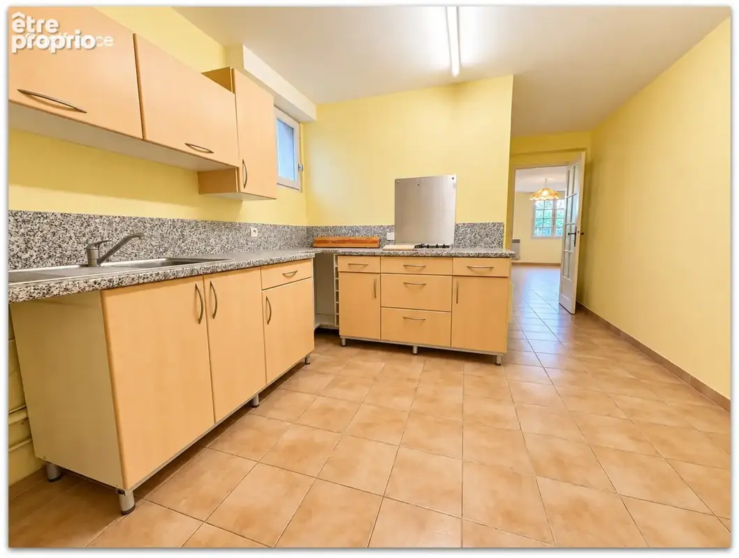 Grande villa familiale de 204 m² avec appartement indépendant, terrain piscinable de 2 178 m² et vue dégagée - Roujan (34320) - photo 12