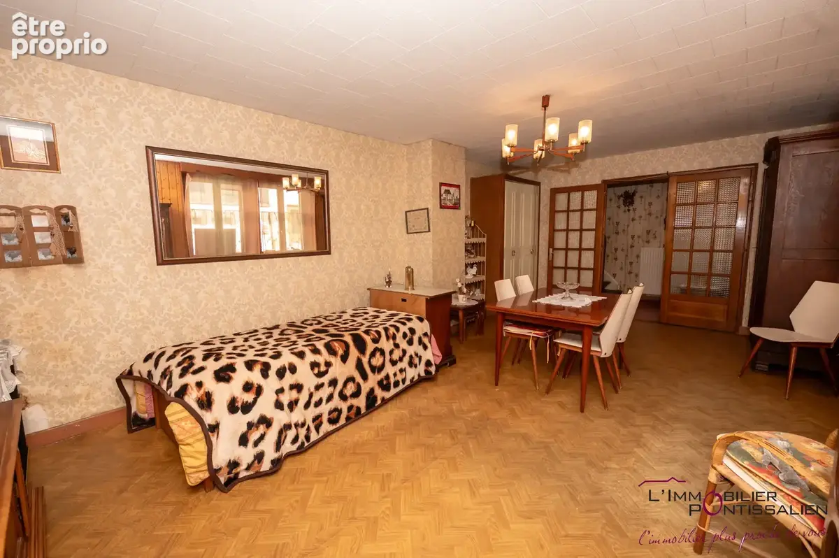 Frasne : maison individuelle offrant de beaux volumes, fort potentiel, garage - photo 10