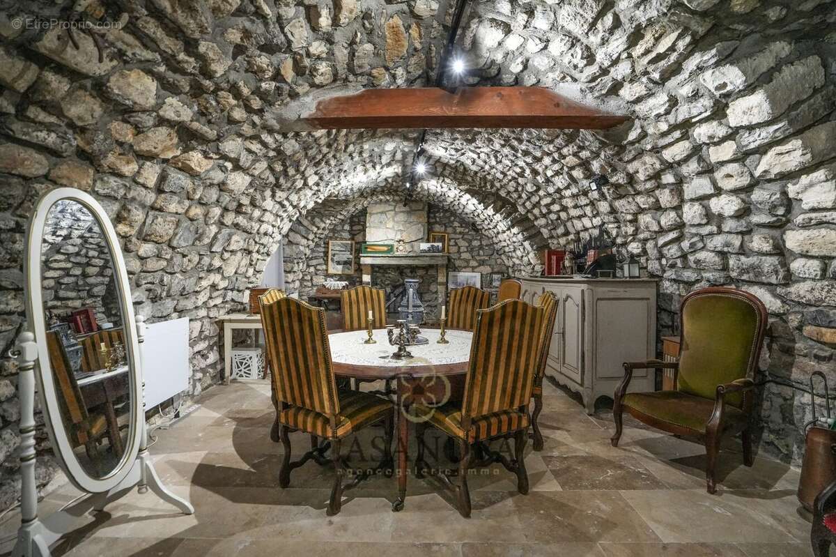 Maison à SAINT-CHRISTOL-LES-ALES