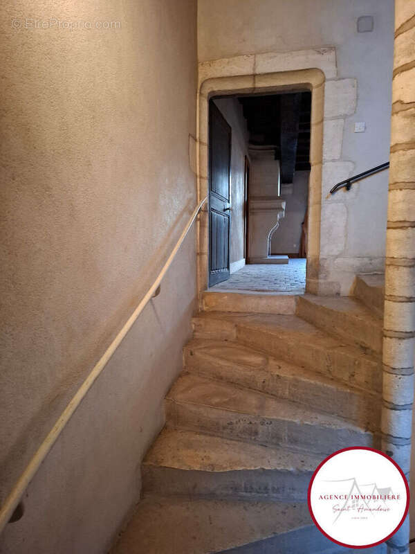 Maison à SAINT-AMAND-MONTROND