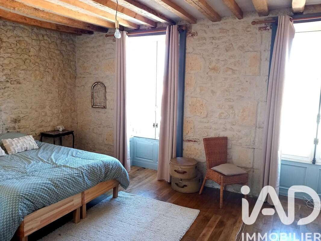 Maison 143 m² à Beaumont-Les-Autels  - photo 7