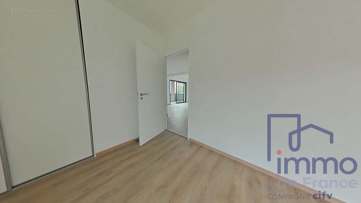 Appartement à SAINT-GENEST-LERPT