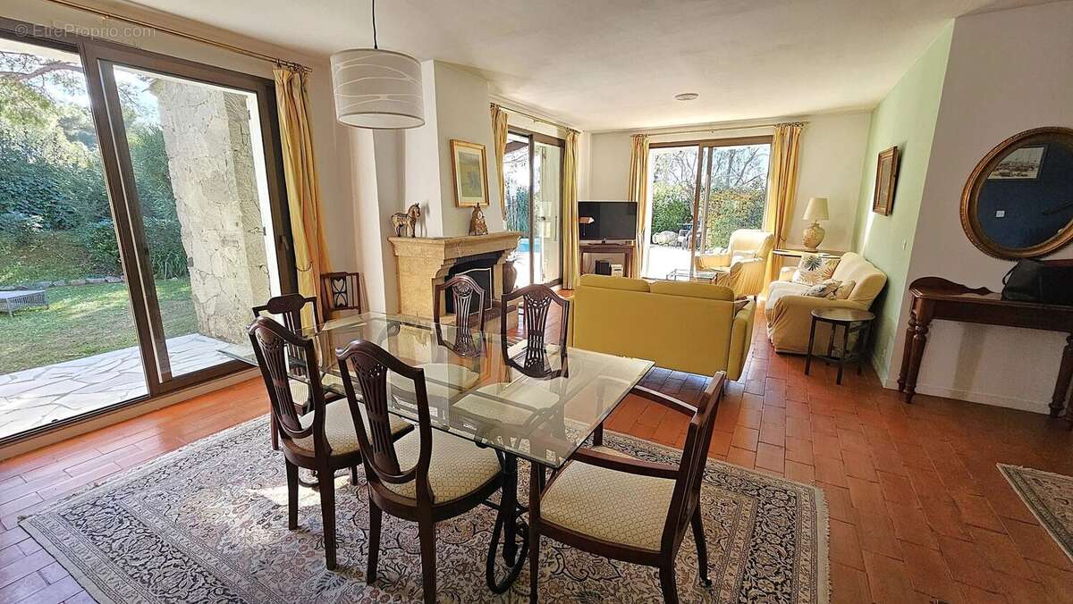 Maison à VILLENEUVE-LOUBET