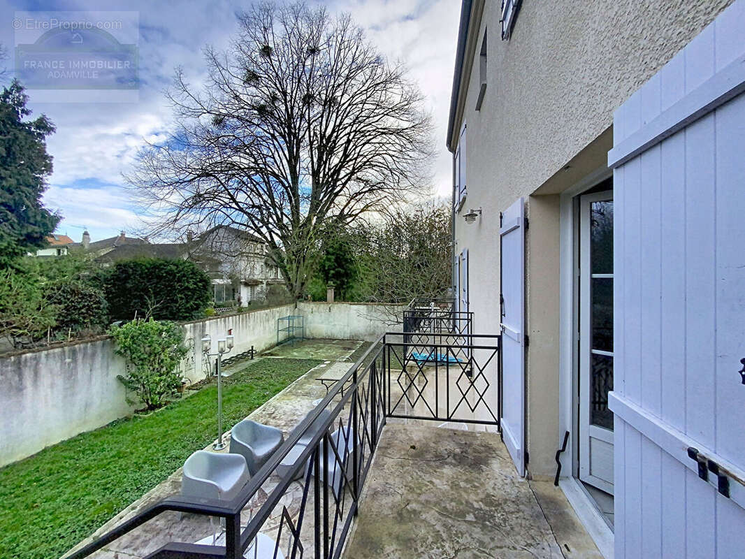 Maison à SAINT-MAUR-DES-FOSSES