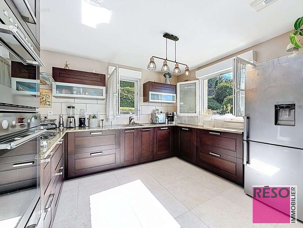 Maison à CRANVES-SALES