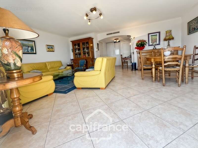Appartement à HYERES