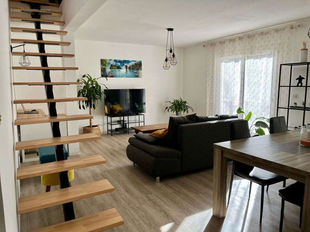 Maison à SOLLIES-PONT