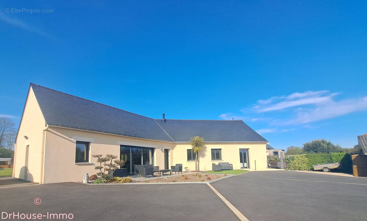 Maison à MINIAC-MORVAN