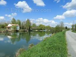 Terrain à SAINT-JEAN-DE-LIVERSAY