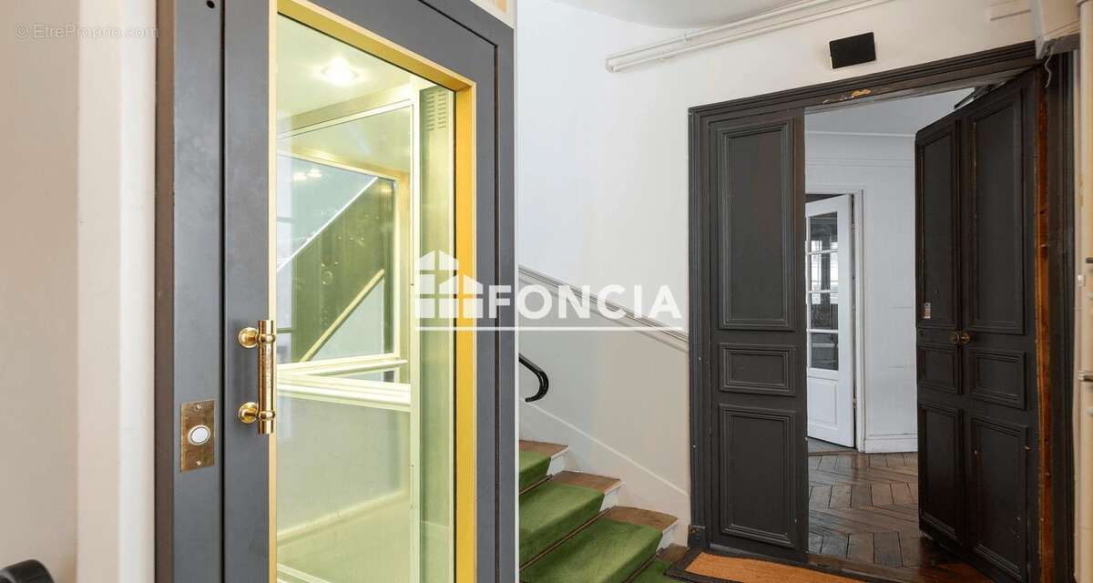 Appartement à PARIS-10E