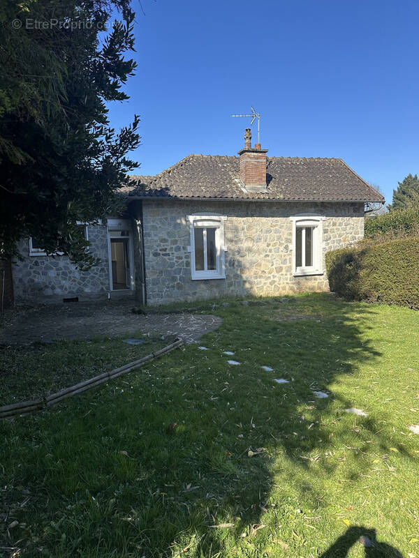Maison à CONDAT-SUR-VIENNE