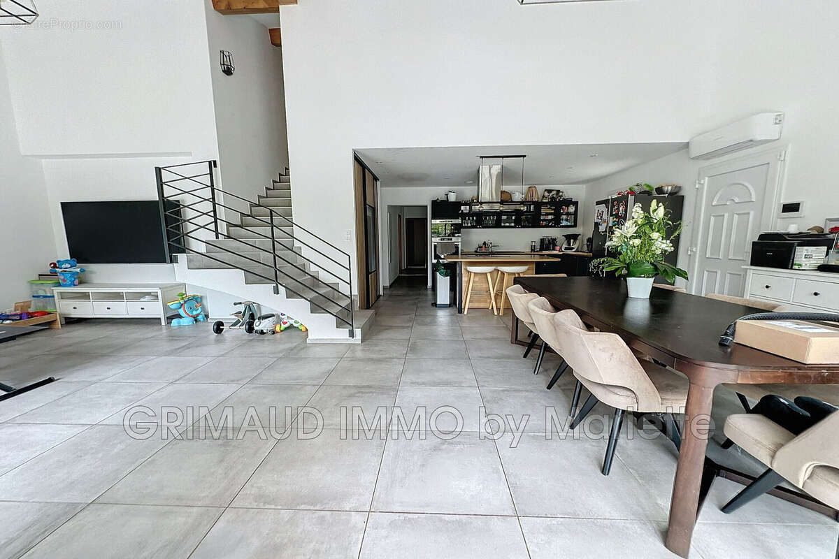 Maison à LA GARDE-FREINET