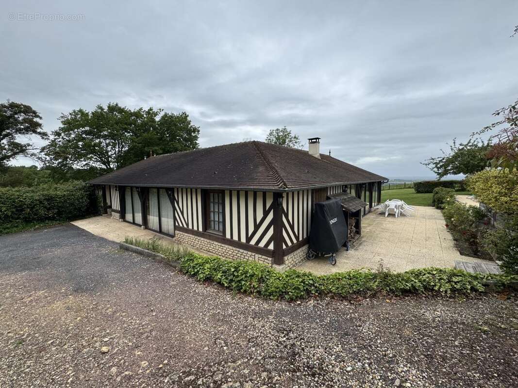 Maison 320 m² à Castillon-En-Auge  - photo 6