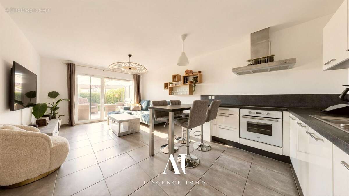 Appartement à THOIRY