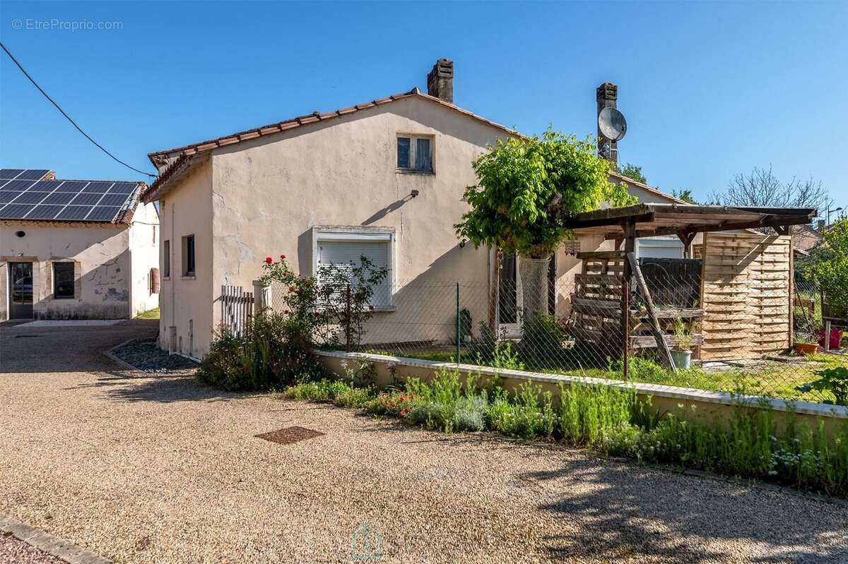 Maison à MONTPON-MENESTEROL