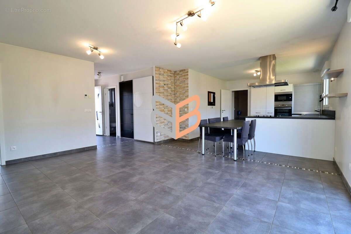 Maison 93 m² à Tressange  - photo 2
