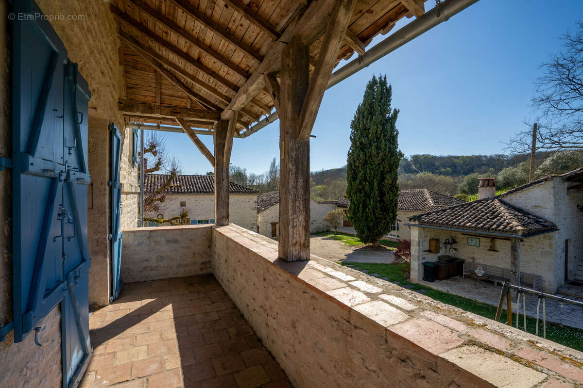 Maison à MONTCUQ