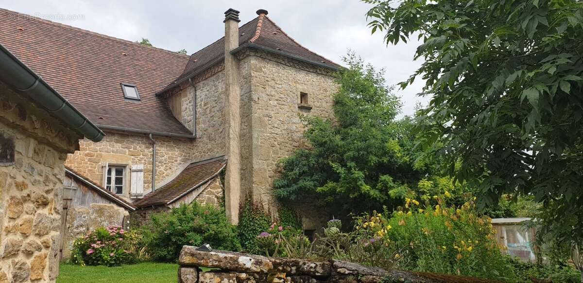 Maison à ALVIGNAC