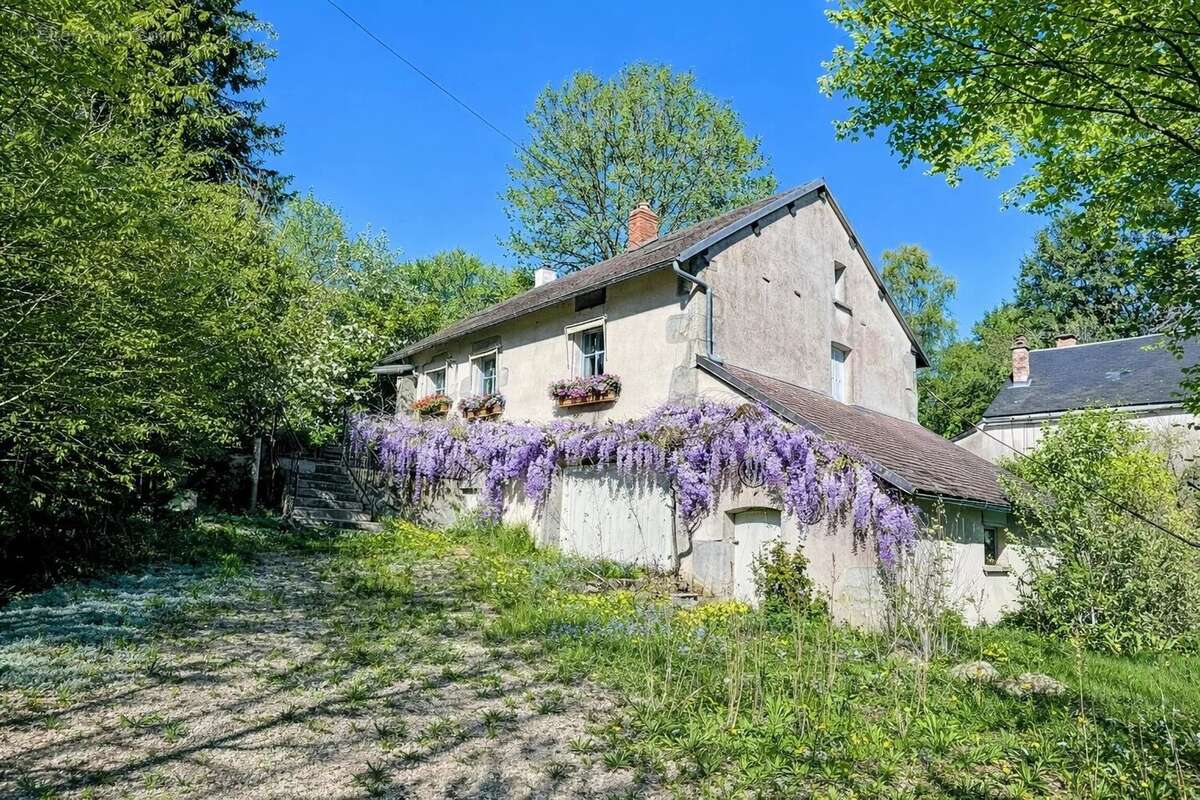 Maison à DUN-LES-PLACES