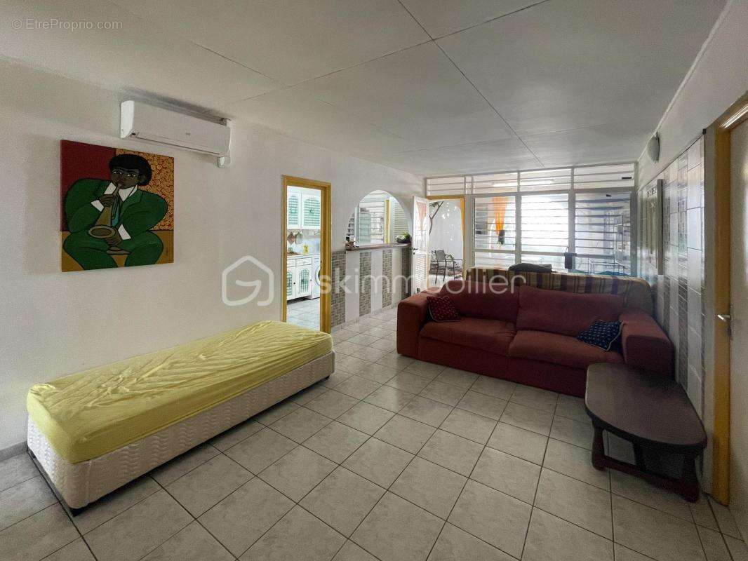 97310 - kourou – investissement locatif – 3 logements meublés – potentiel 40 920 €/an – rentabilité brute potentielle 11,2 % – a - photo 5