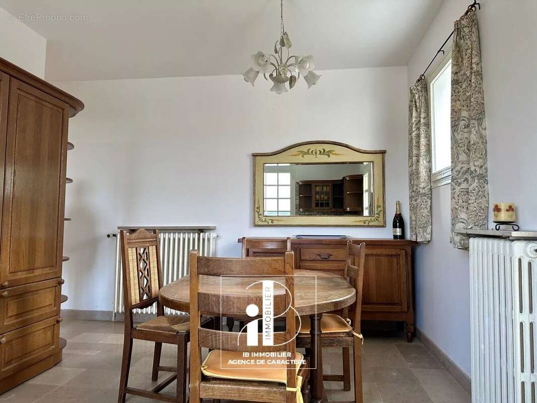 Maison à SAINT-MARTIN-EN-BIERE