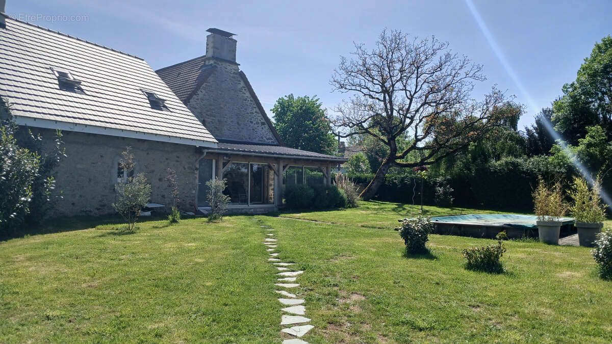 Maison à CHALVIGNAC