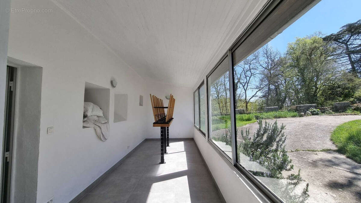 Très beau château datant du XVI ème entièrement rénové au milieu de 50 hectares et ses trois lacs situé dans l - photo 51