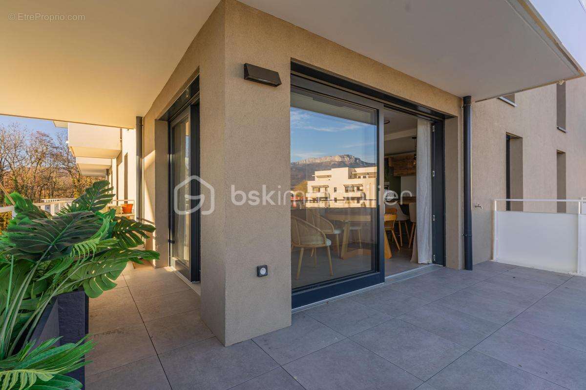 Appartement à PRINGY